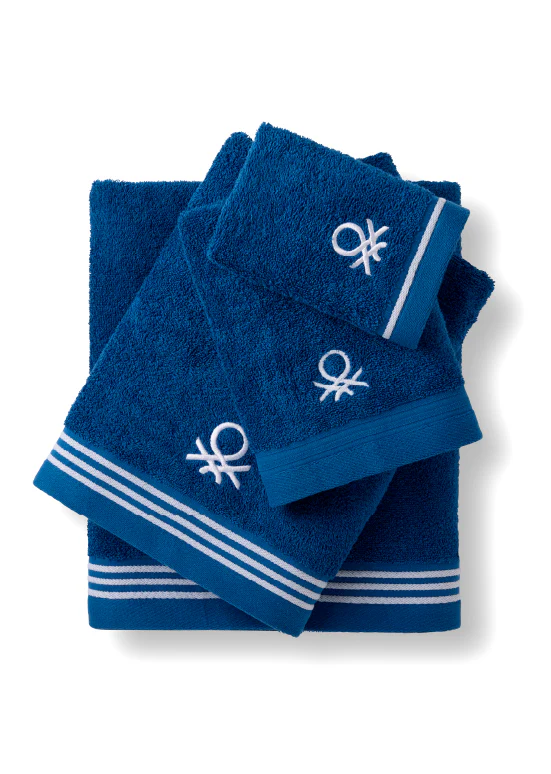סדרת Classic Benetton , מגבות חלקות עם רקמת לוגו אלגנטית - כחול