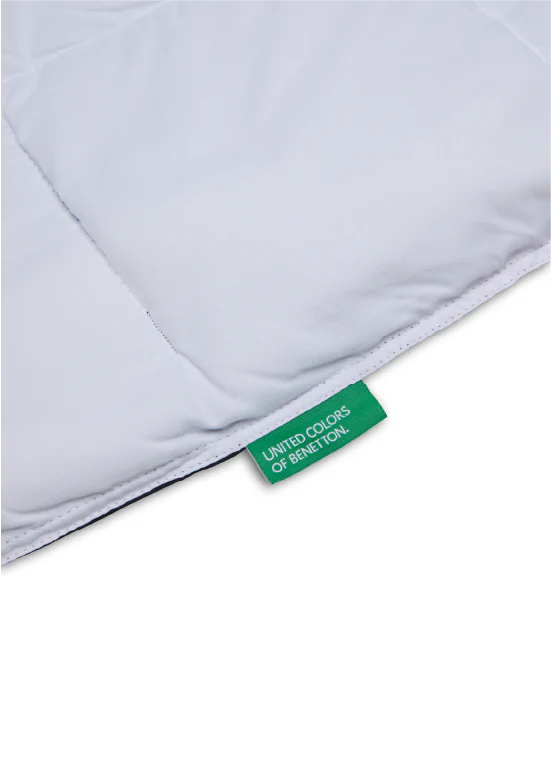 שמיכת מעבר דו־צדדית Benetton -  לבן/שחור - Image 4